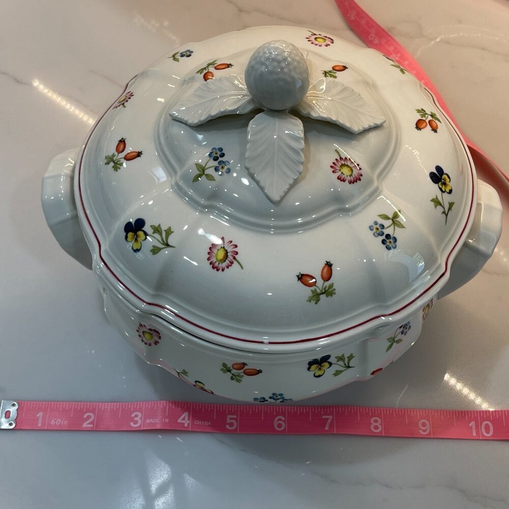 Villeroy and Boch Petite Fleur Covered Serving Dish - Picture 10 of 10